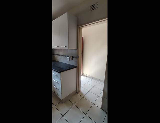 2 BEDROOM APARTMENT FOR SALE IN RANDBURG CENTRAL